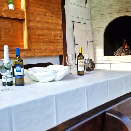 Prázdninový dům Sunny House With Pool *