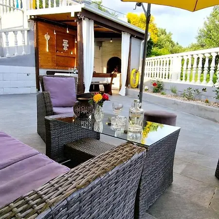 Sunny House With Pool * Kaštela