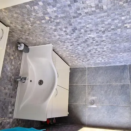 Sunny House With Pool *