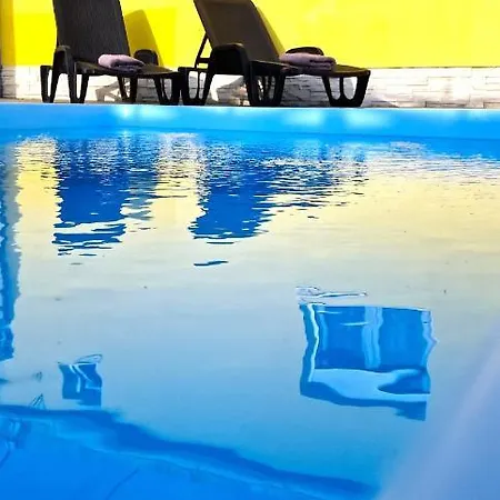 Prázdninový dům Sunny House With Pool Kaštela