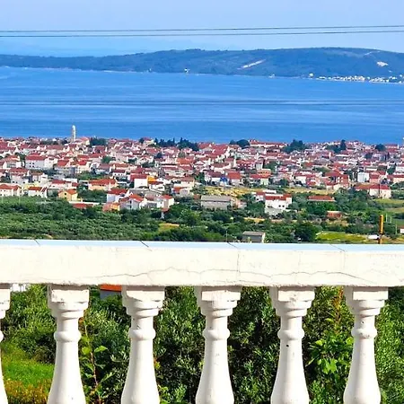 Sunny House With Pool Prázdninový dům *