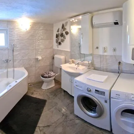 Sunny House With Pool * Kaštela