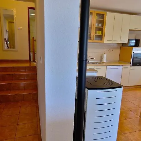 Prázdninový dům Sunny House With Pool *