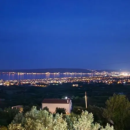 Prázdninový dům Sunny House With Pool Kaštela