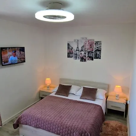 Sunny House With Pool Kaštela